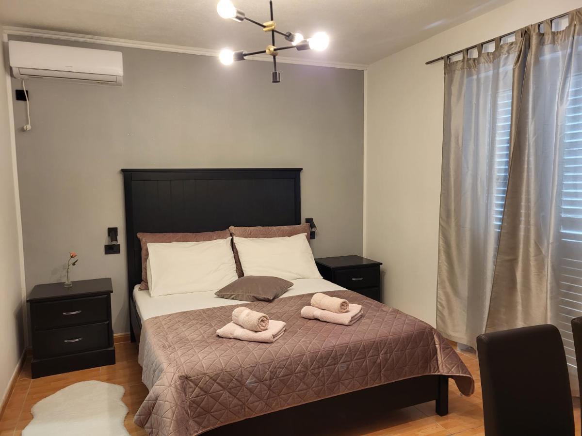 Apartment E&a
