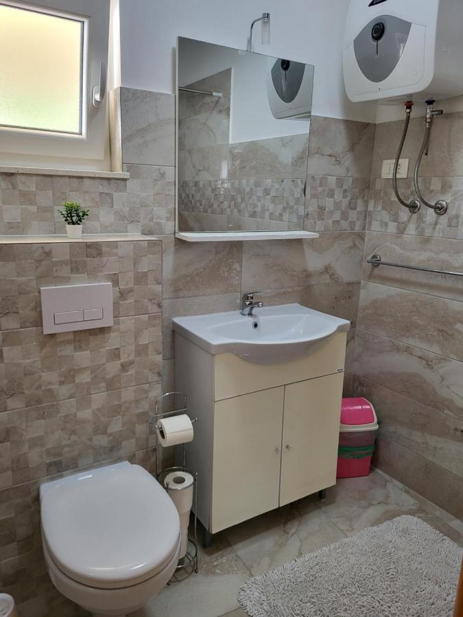 Apartment E&a *