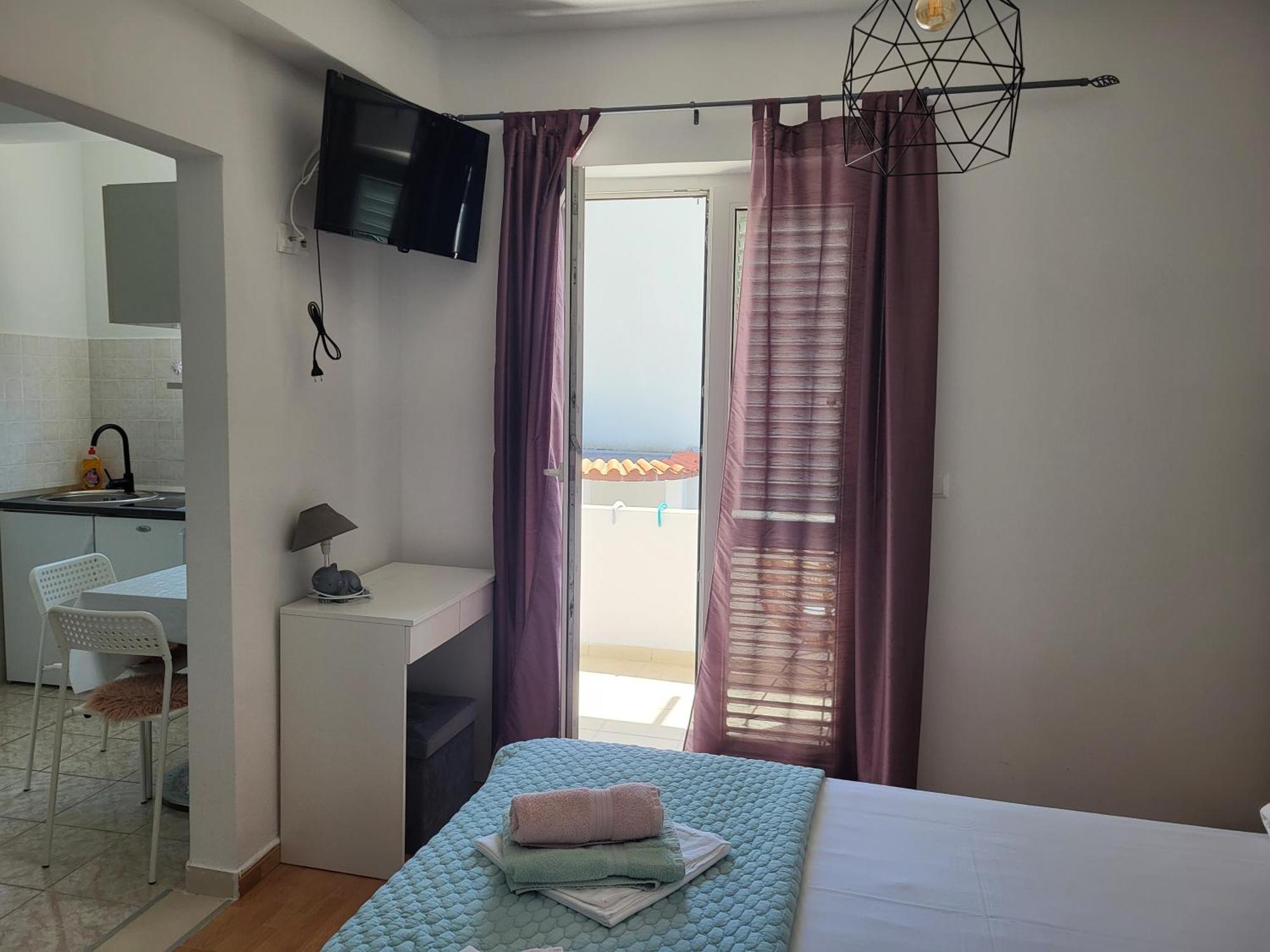 E&a Apartment *