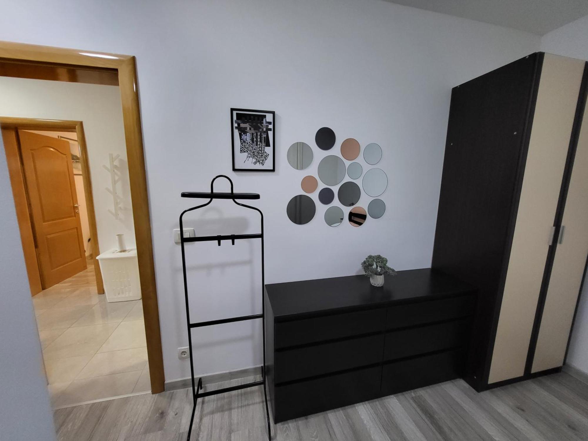 Apartment E&a *