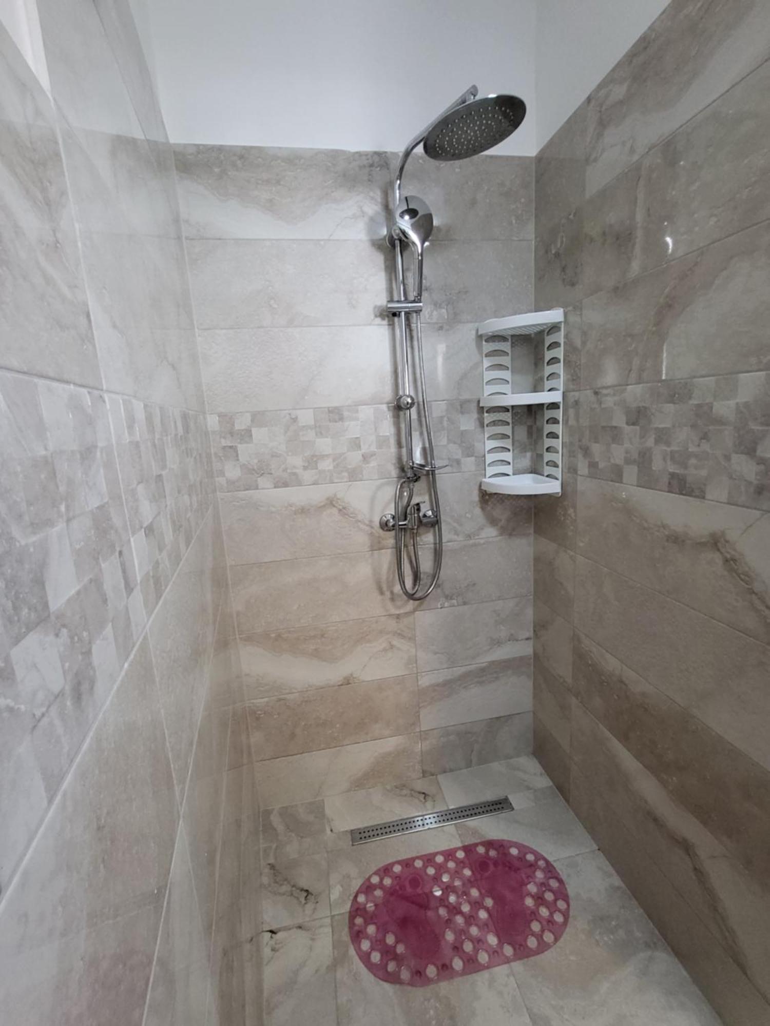 E&a Apartment Baska Voda