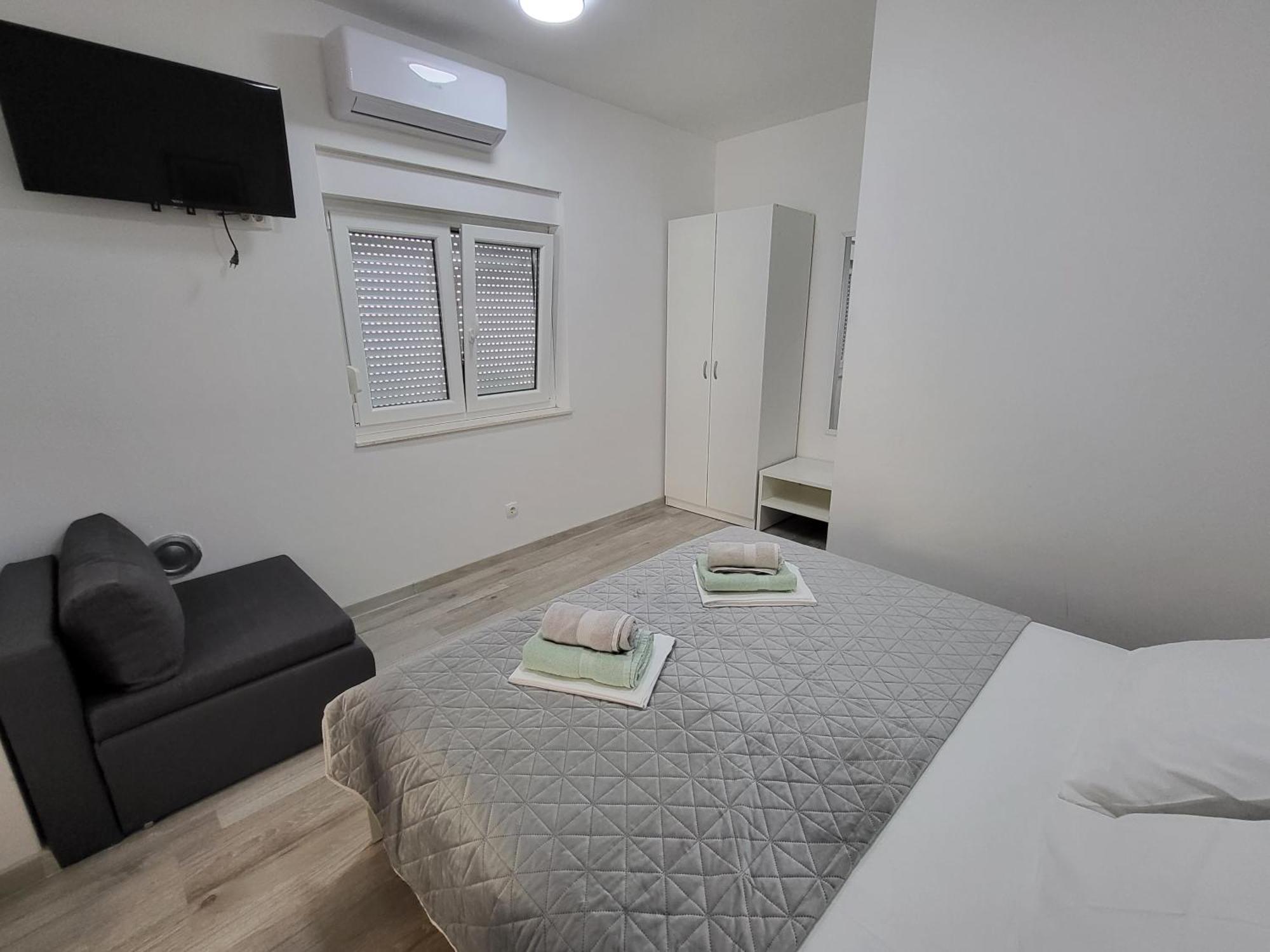 E&a Apartment *