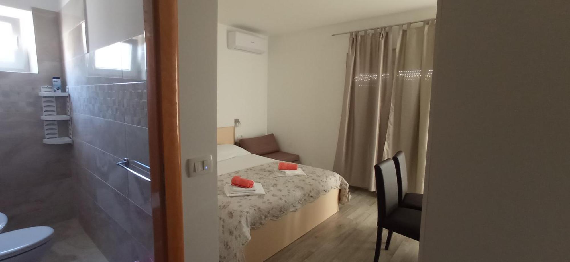 Apartment E&a *